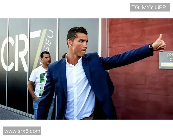 欧洲足球明星的魅力与风采展现帅气风范的球场传奇